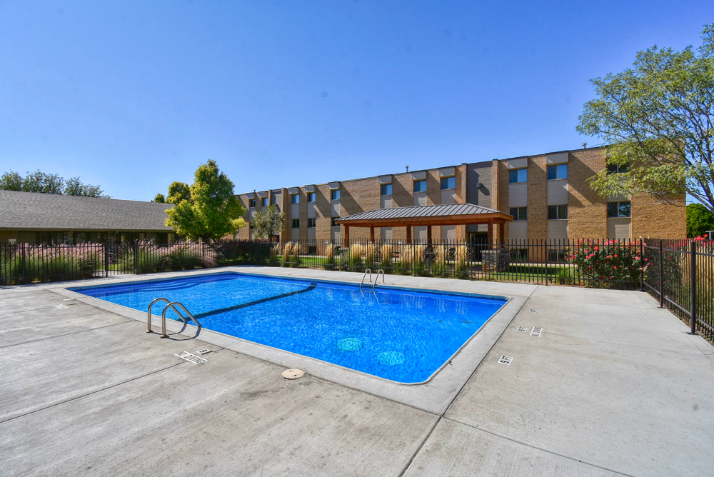 Axiom at 51st community exterior